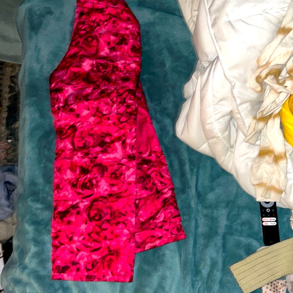 Size small six through 6X very good snow pants barely used really small,